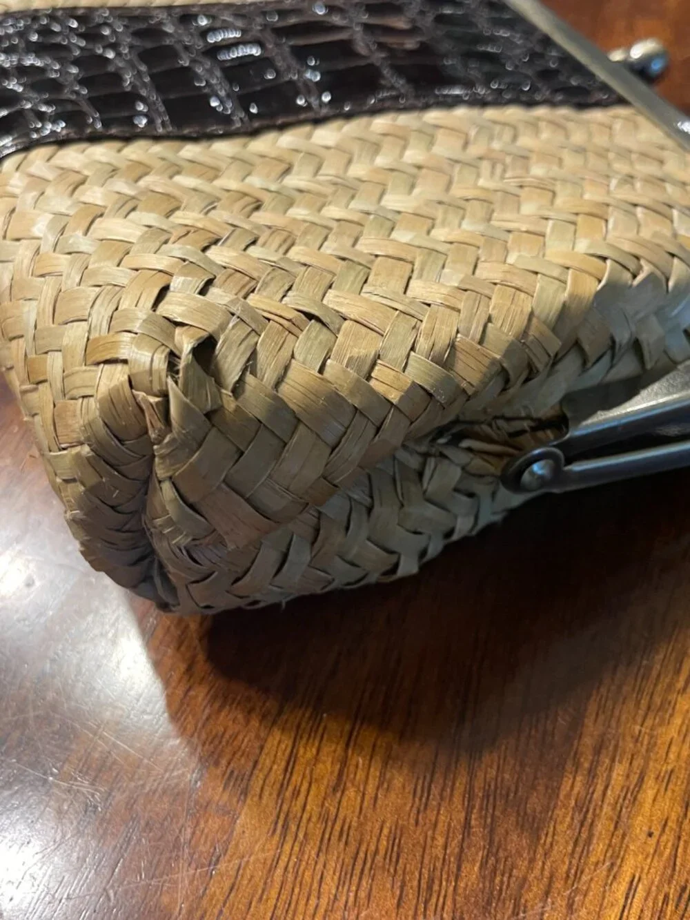 Mud Pie Bag Lady Sea Grass Woven Clutch Handbag Kiss Lock Faux Leather
